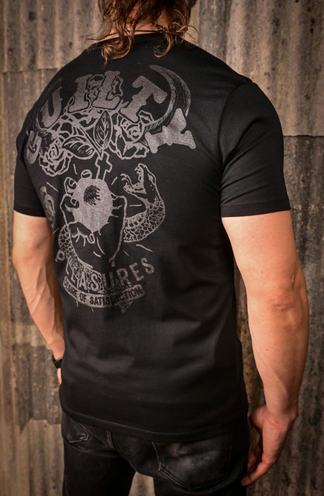 Satisfaction - Black